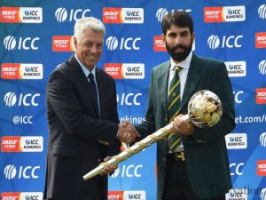 Courtesy: http://nation.com.pk/print_images/large/2016-09-22/proud-misbah-lifts-test-mace-for-no-1-ranking-1474487674-7723.jpg