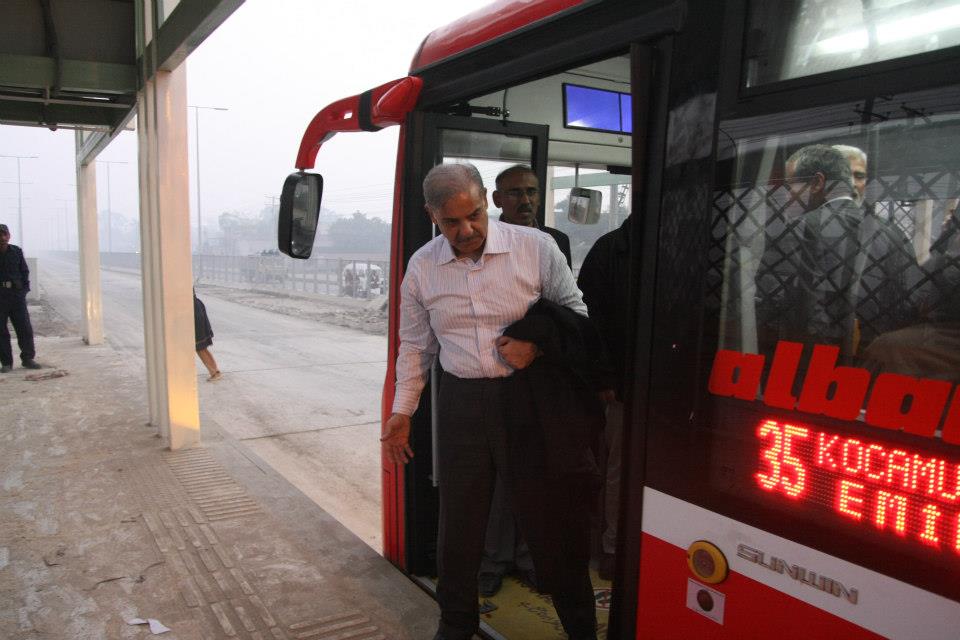 Shabaz Sharif coming out from metro bus lahore