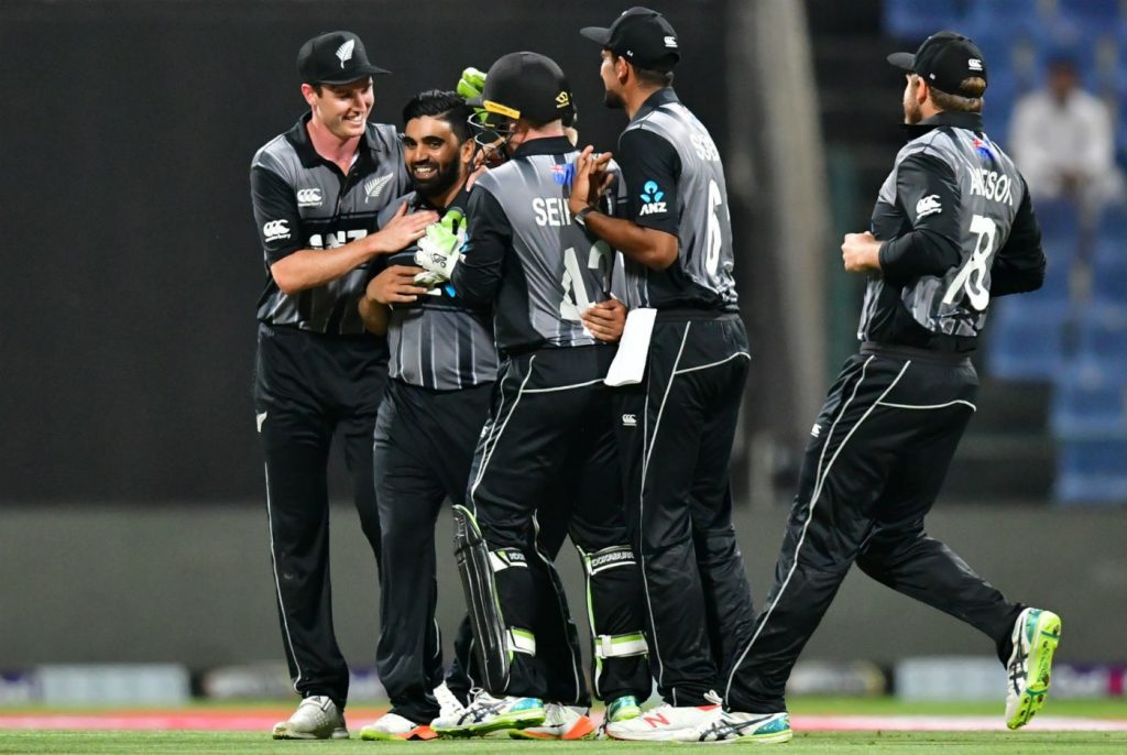 First T20 Between Pakistan and New Zealand/Chris gayle says he's going to Pakistan after NZ abandons tour