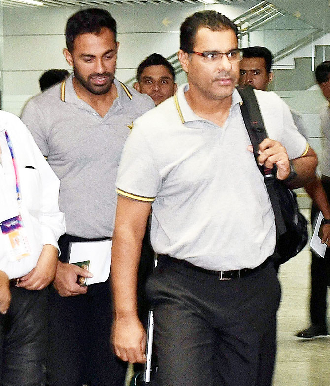 Waqar Younis’ video conference, Waqar Younis In Pakistan's Dressing Room, Waqar Younis' Video Conference, #PAKvENG