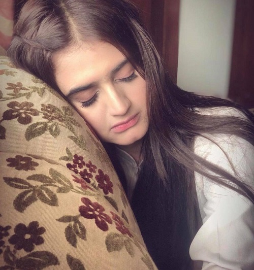 hira mani sleeping