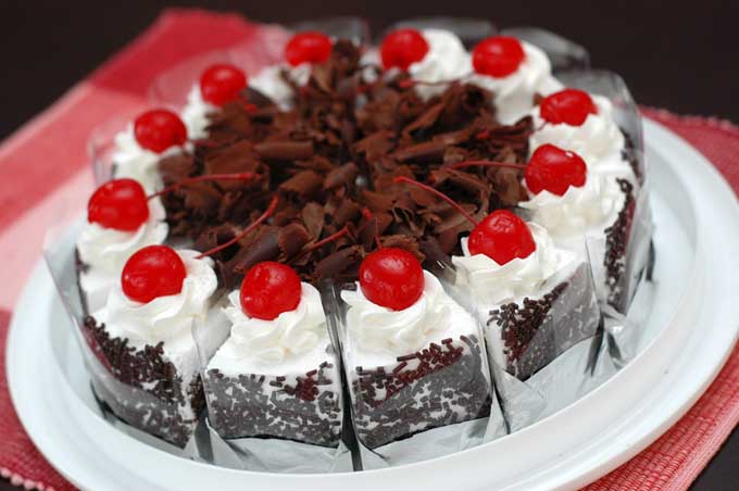 Cherry Topping Cake