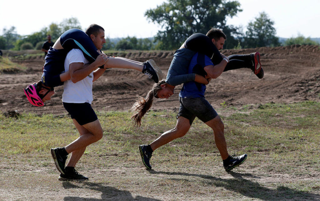 couples team up for race