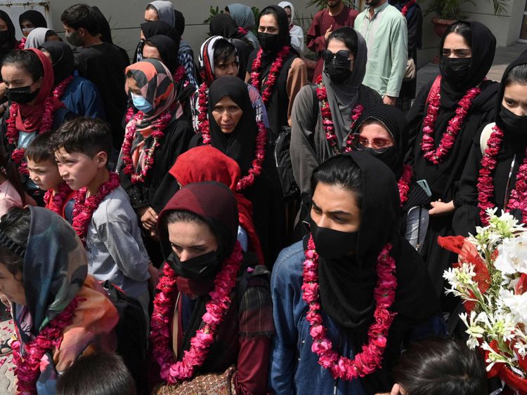 Afghan football team arrives in Pakistan